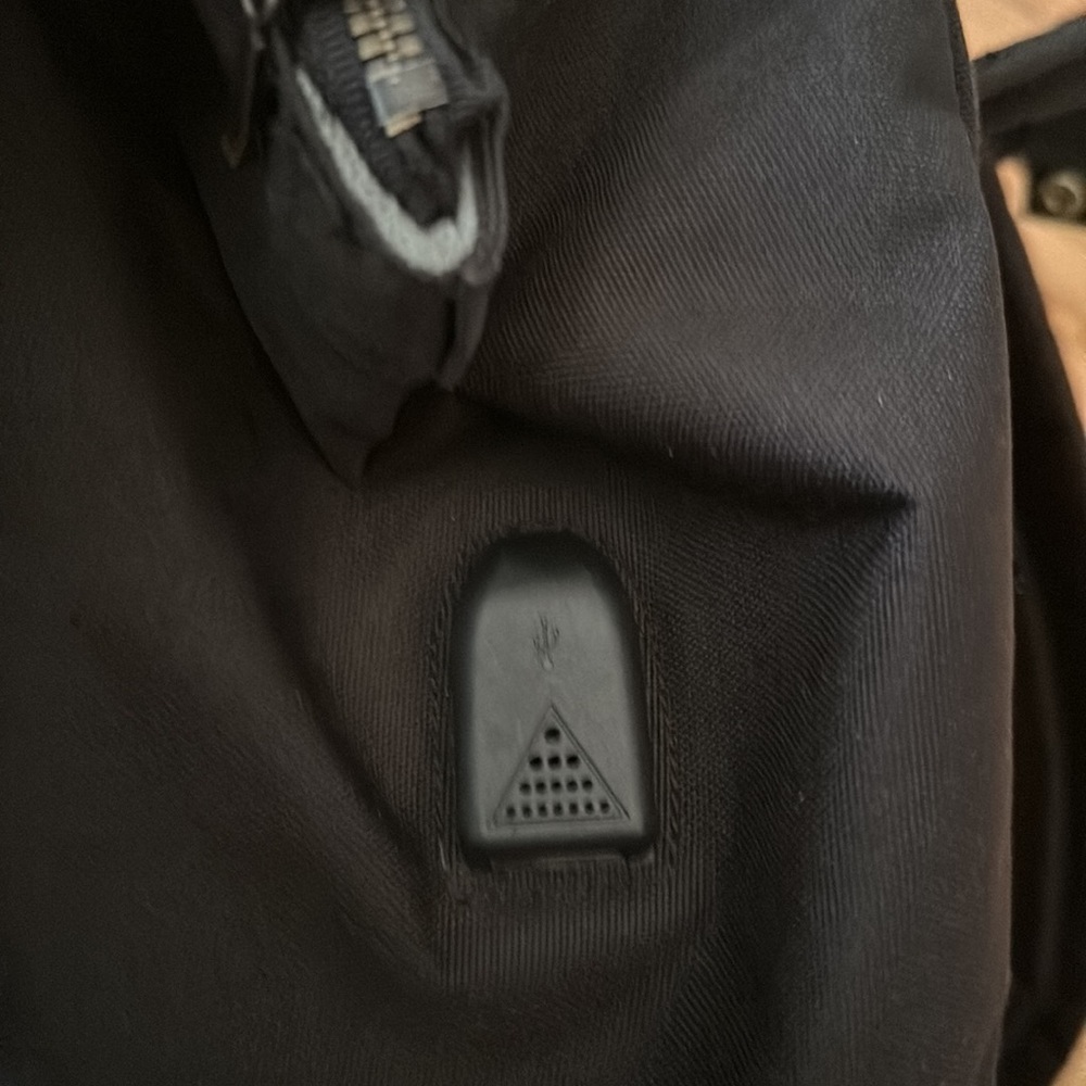 Himawari black backpack with connector port - good condition - laptop bag - Picture 6 of 10